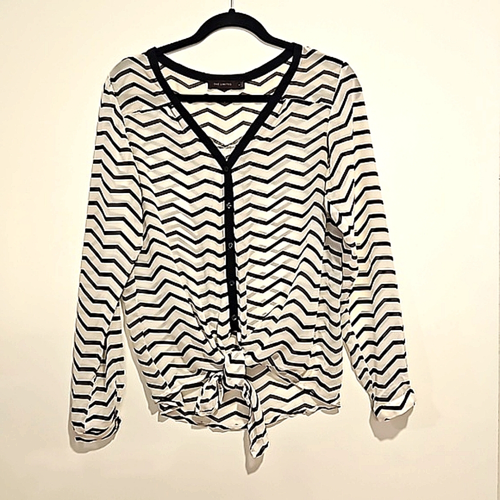 THE LIMITED black and white striped chevron  long sleeve semi sheer knot tie Med